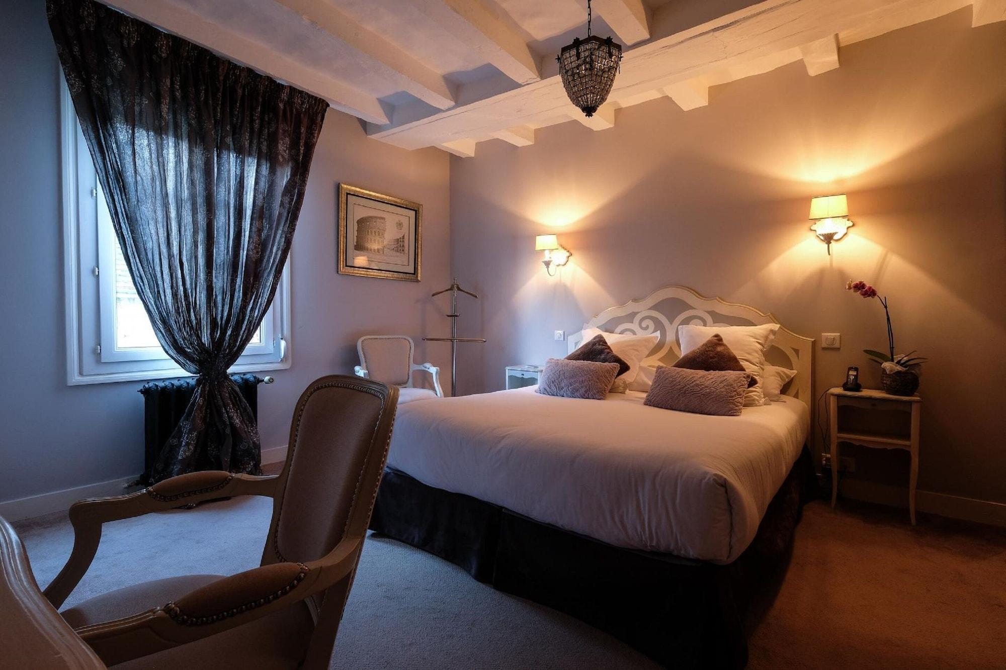 Logis Hotel Restaurant Le Cheval Blanc Blere Exterior photo
