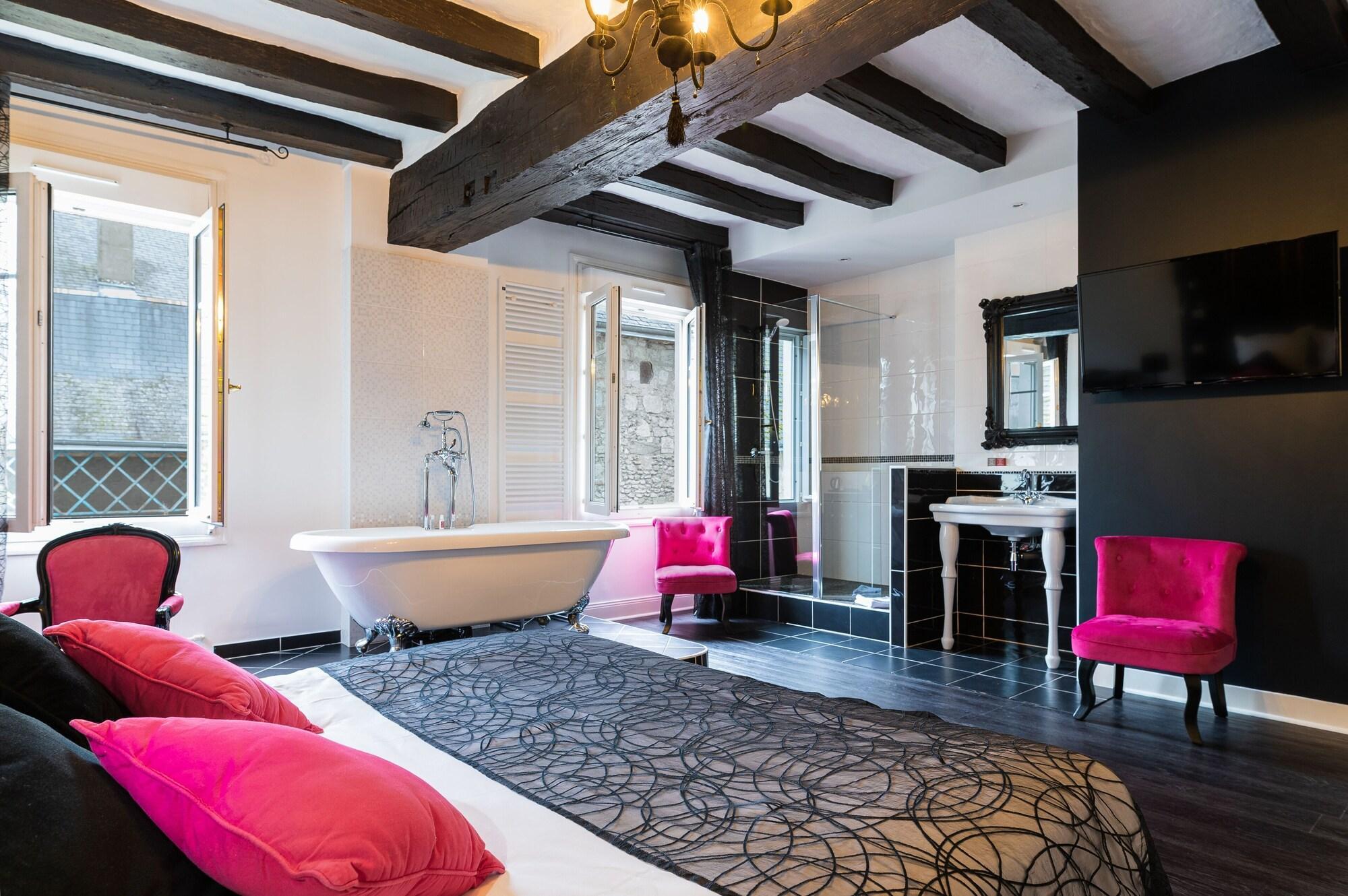 Logis Hotel Restaurant Le Cheval Blanc Blere Exterior photo